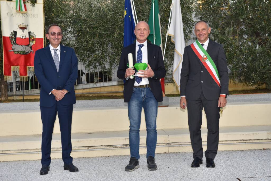 capannori premia Luchi