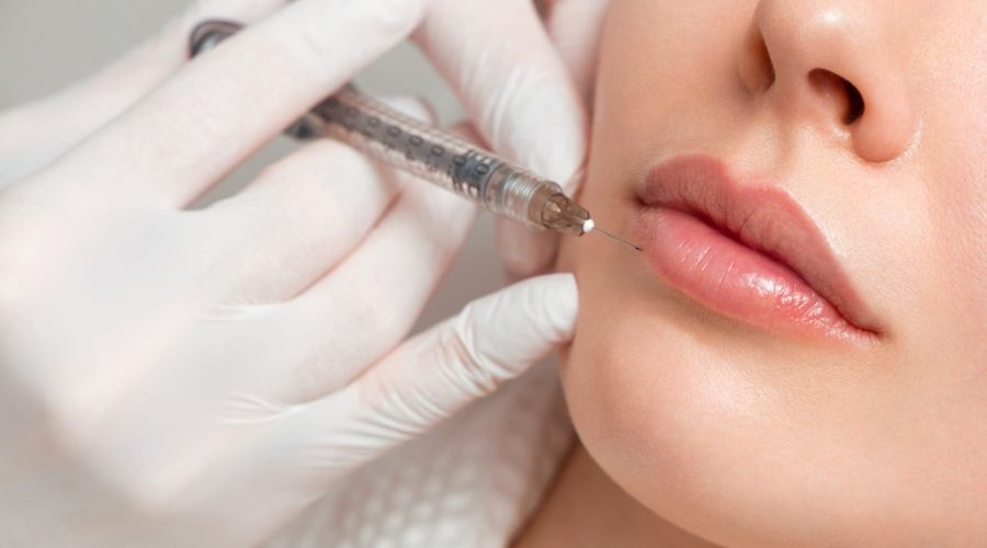 Clicca per accedere all'articolo Vendita di sostanze destinate ad essere utilizzate come filler iniettabili a uso professionale